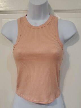 Brit & Bri crop top size small